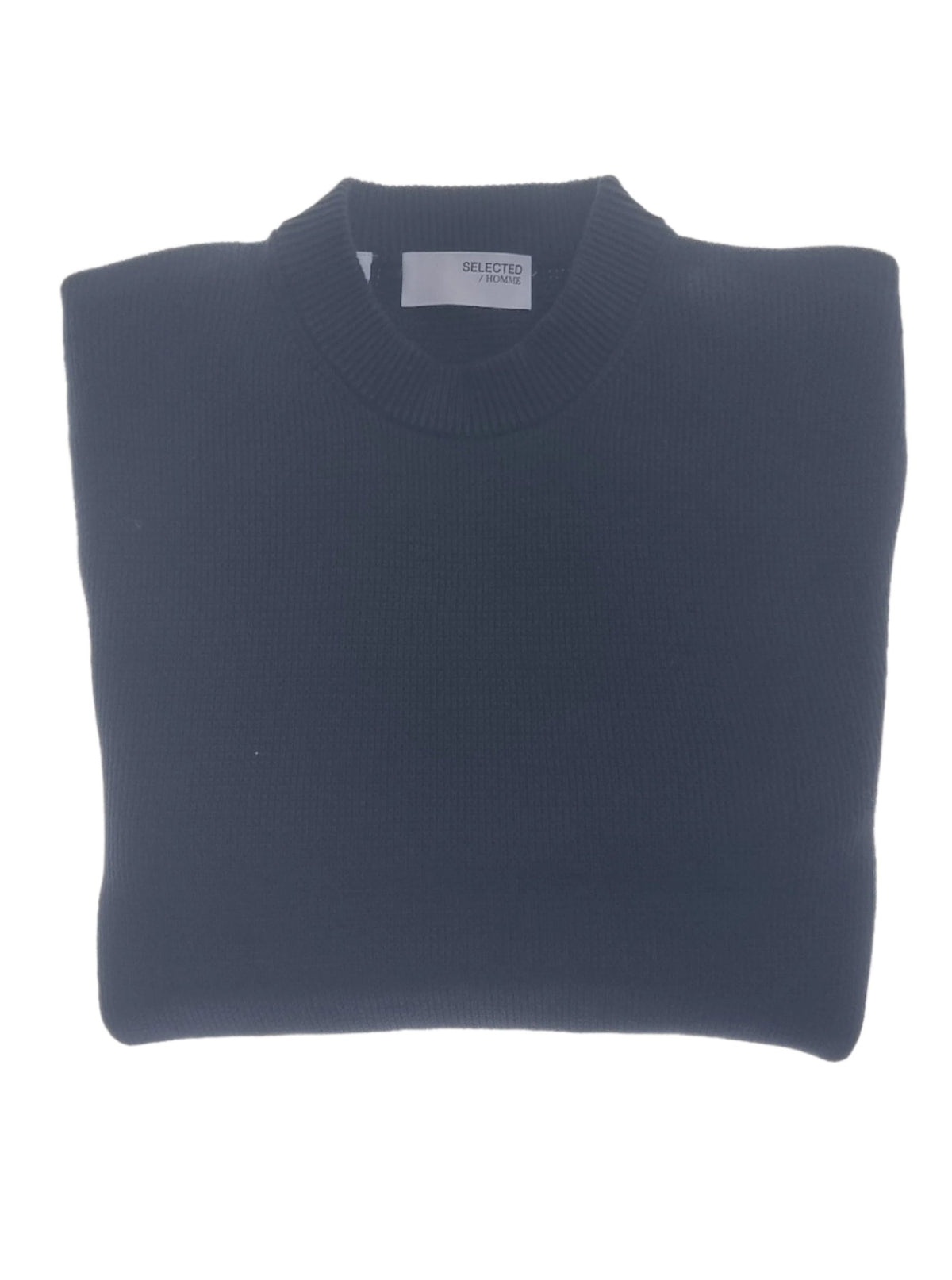 Selected Dane Crew Neck Jumper is the epitome of effortless sophistication. With its clean, classic crew neck design and premium knit texture, this jumper is a wardrobe essential for men who value style and comfort. Its timeless look ensures it complements both casual and smart outfits.