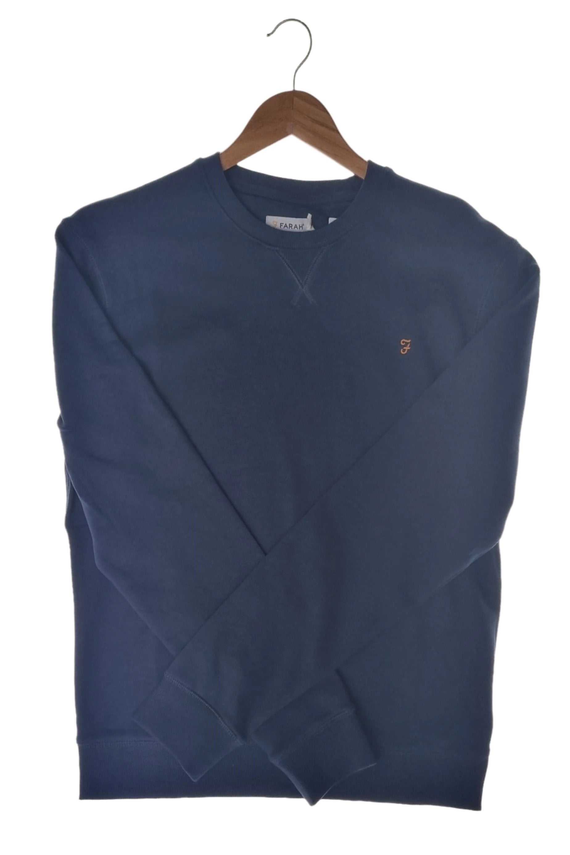 A long sleeve, slim-fit, crew neck, the Farah Tim sweatshirt comes in a timeless Blue Peony and is made from 100% organic cotton. Detailing includes a ribbed collar, hem and cuffs and our signature gold Farah logo at the left chest.