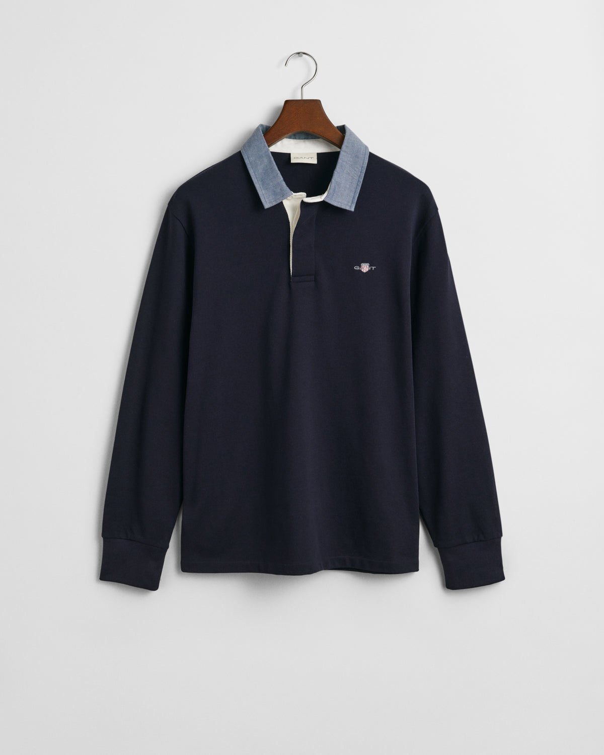 Gant Chambray Heavy Rugger brings a rugged and stylish edge to your casual wardrobe. Made from durable chambray fabric, this long sleeve top combines comfort with a heavy-duty feel, making it perfect for cooler days.