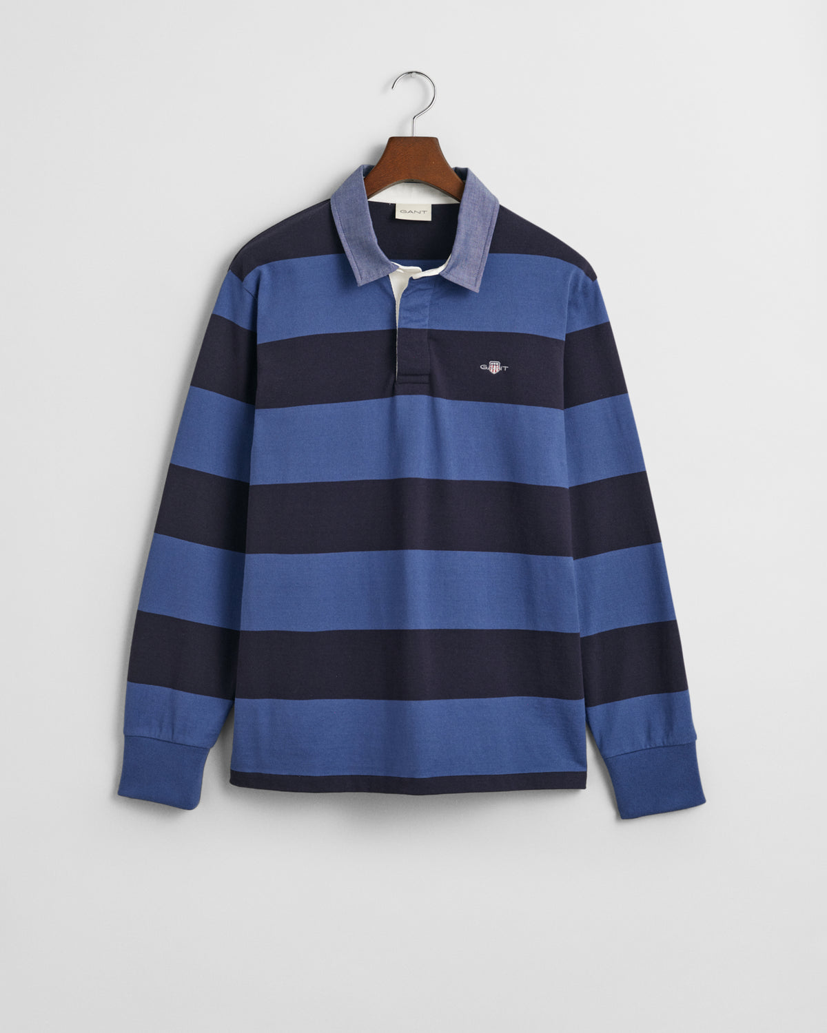 Gant Reg Chambray Stripe Heavy Rugger offers a stylish and rugged take on a classic piece, perfect for adding a touch of timeless charm to your wardrobe. 