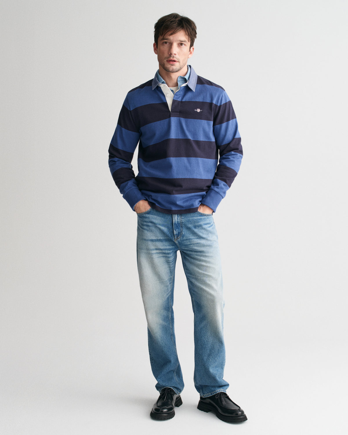 Gant Reg Chambray Stripe Heavy Rugger offers a stylish and rugged take on a classic piece, perfect for adding a touch of timeless charm to your wardrobe. 