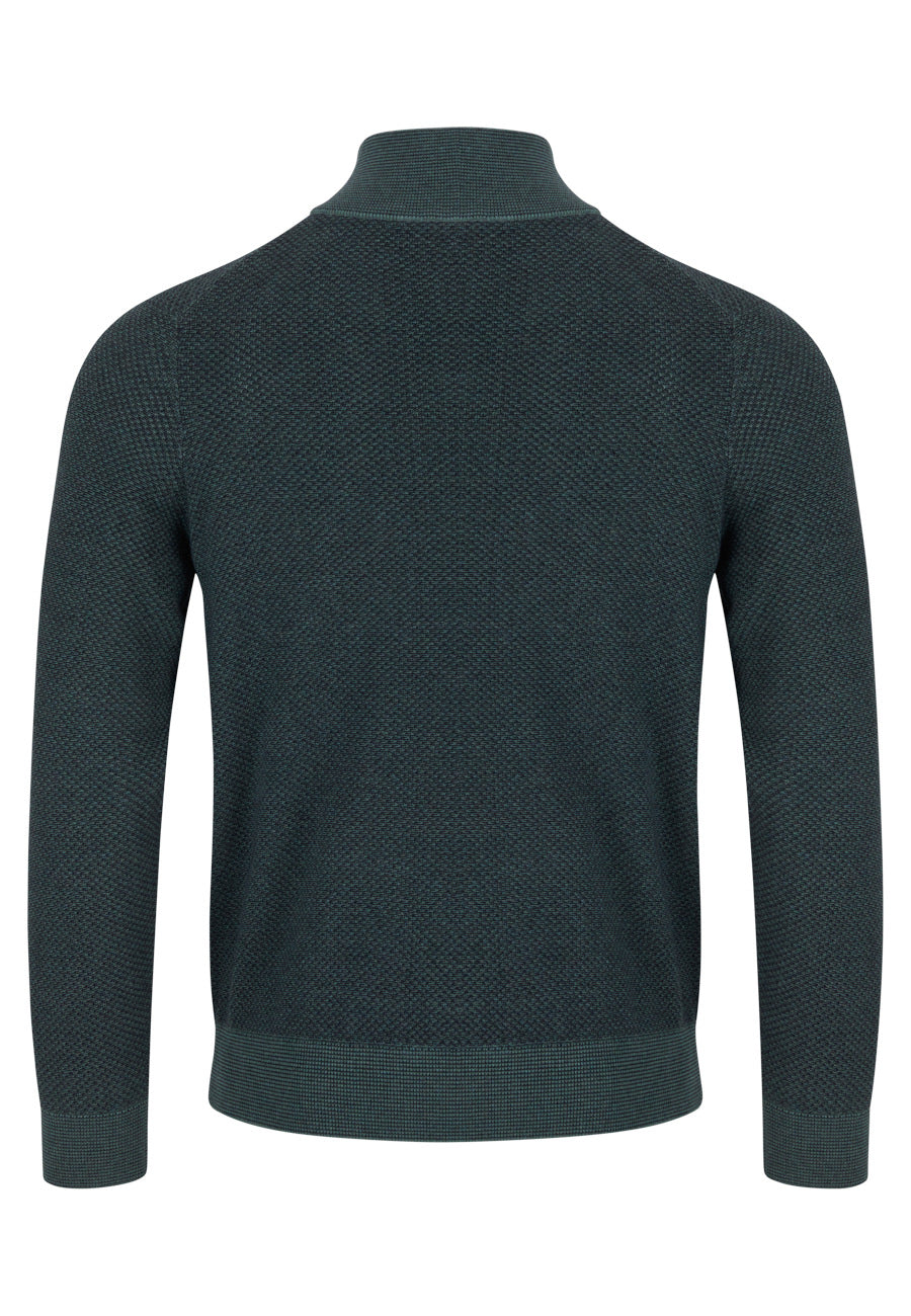 Sixth Sense Stanley Half Zip Sweater combines classic style with modern functionality, making it an essential addition to your knitwear collection.