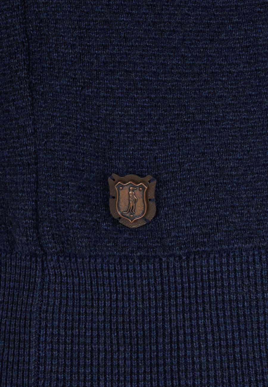 Sixth Sense Stanley Half Zip Sweater combines classic style with modern functionality, making it an essential addition to your knitwear collection.