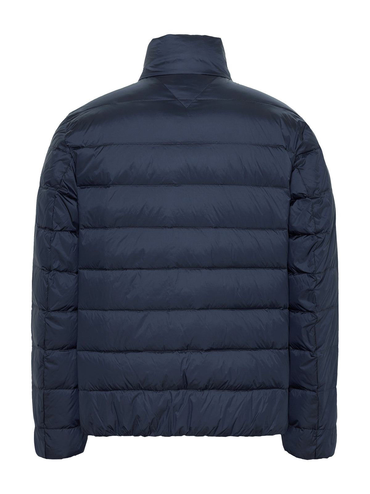 Tommy Jeans TJM LT Down Jacket is designed for warmth and style, perfect for those colder days. Filled with lightweight down, this jacket offers excellent insulation without the bulk, 