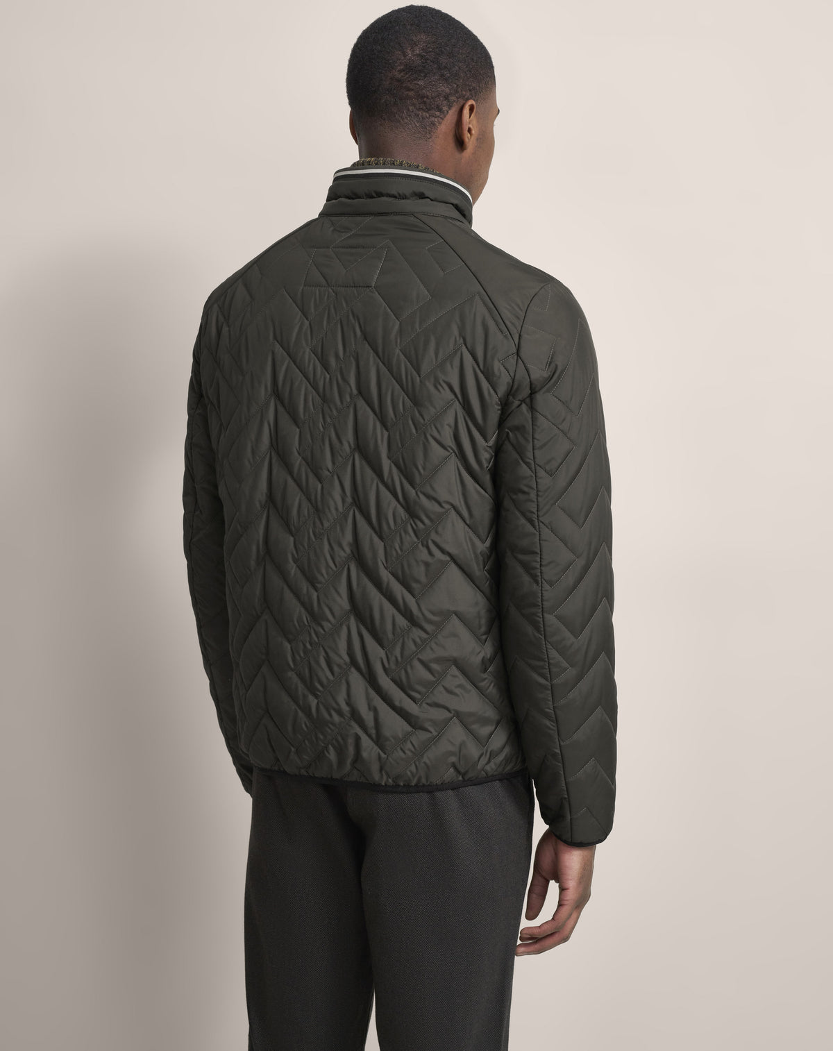 Bugatti Casual Jacket is a versatile and stylish choice for those cooler days. Crafted from durable, high-quality materials, this jacket offers comfort, warmth,