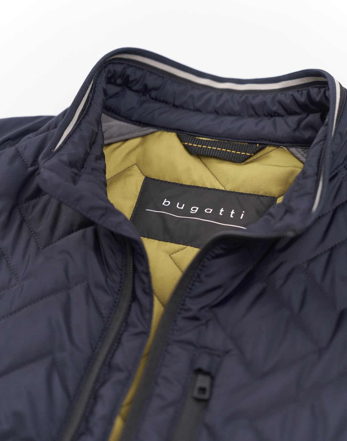 Bugatti Casual Jacket is a versatile and stylish choice for those cooler days. Crafted from durable, high-quality materials, this jacket offers comfort, warmth,